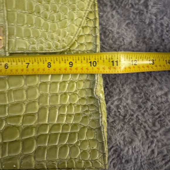 LORD AND TAYLOR Lime Green Crocodile-Embossed Handbag - Picture 4 of 15